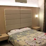 Oz-can Hotel 2*