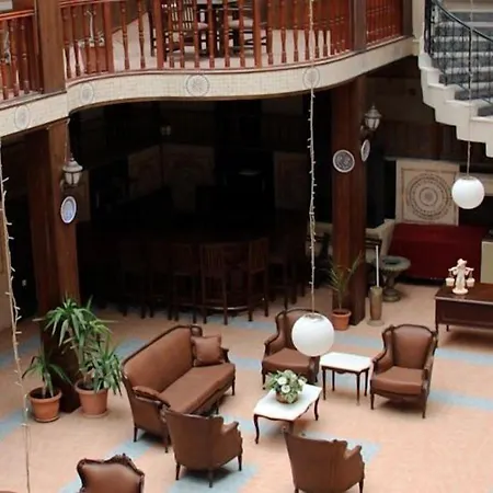 Oz-can Hotel 2*