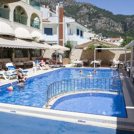 Oz-can Hotel 2*