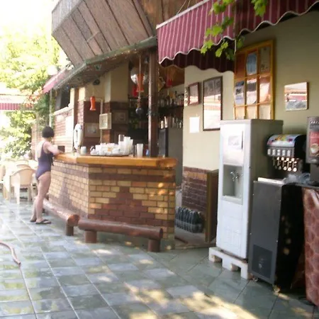 Oz-can فندق تورونشْ